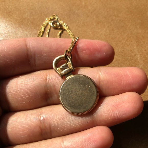 Vintage brass pendant necklace - Picture 5 of 8